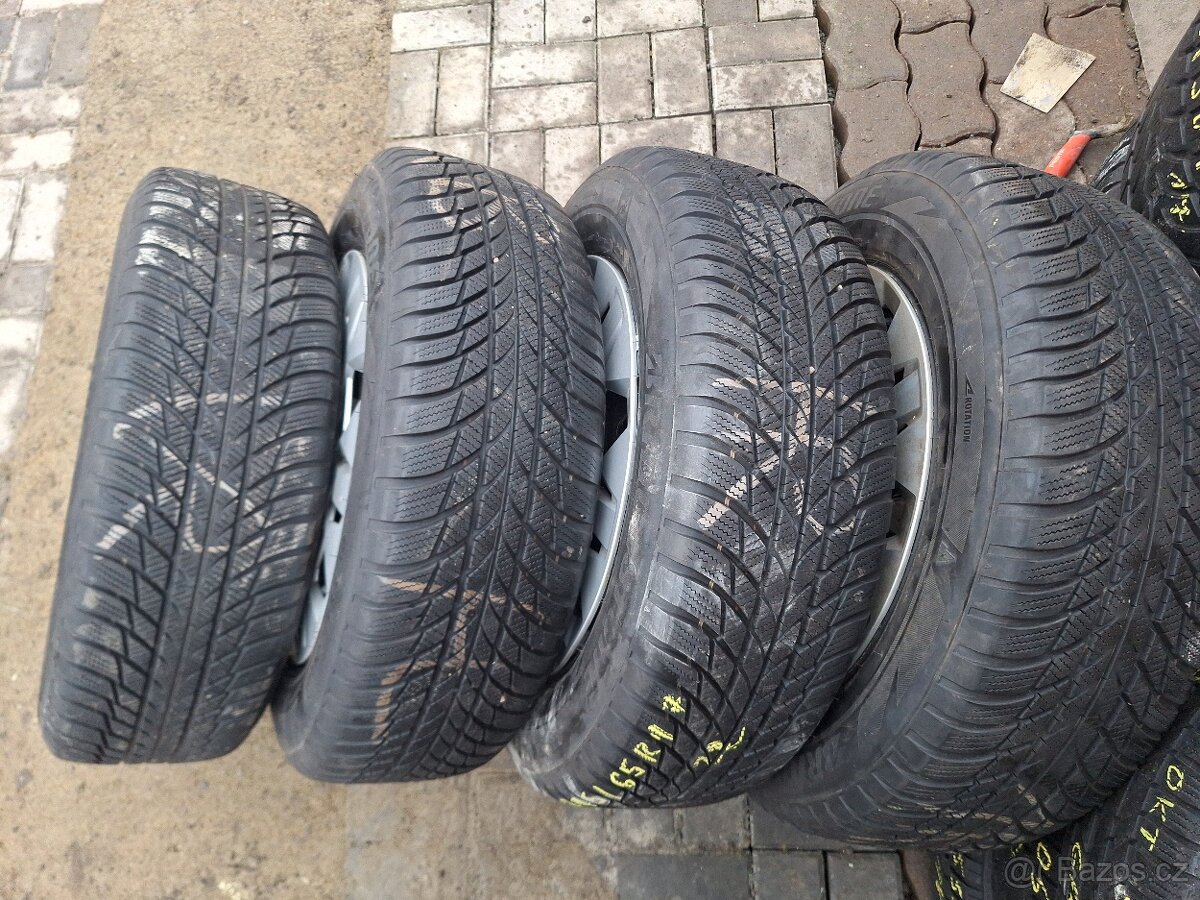 Prodám obuté zimní pneu 215/65/17 Bridgestone - 3