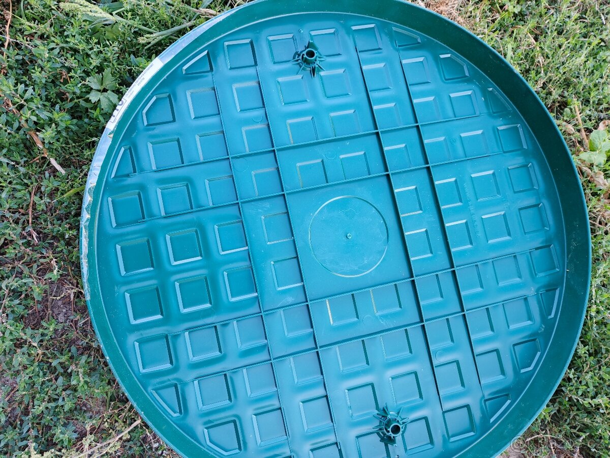 Víko ke vsakovací jimce - 3