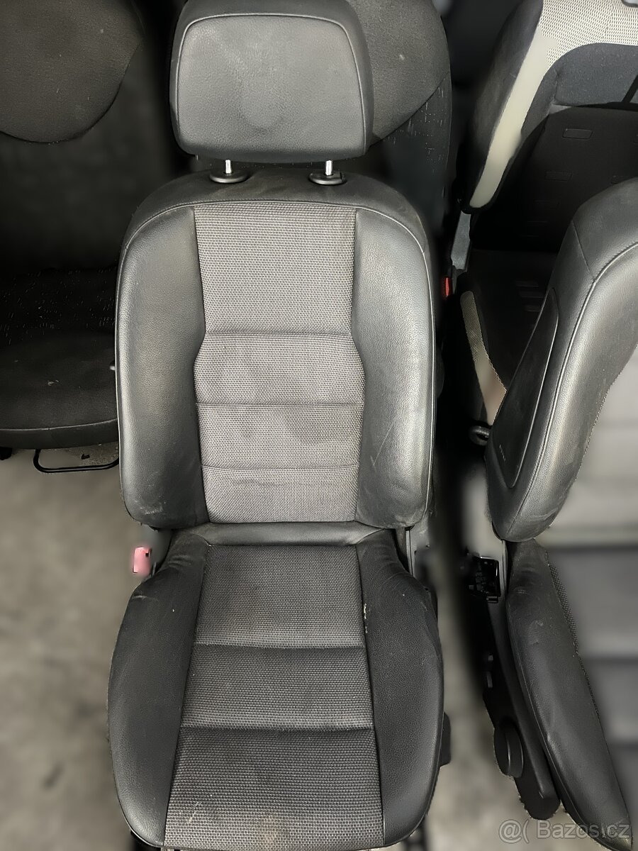 Autosedačky Mercedes C W204 - 3