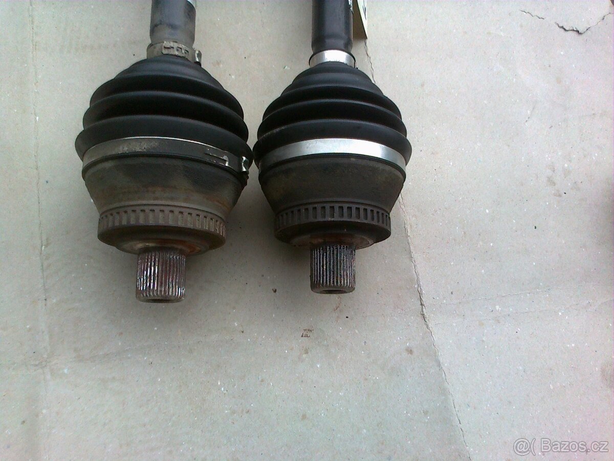 Vw -Aadi hnací fřídel . poloosa. - 3