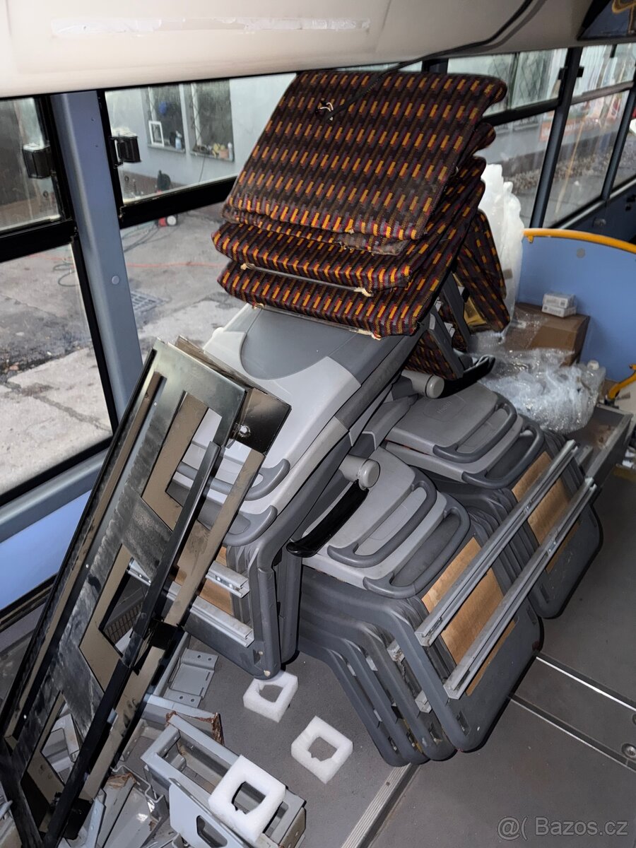 Zdarma sedačky z autobusu - 3