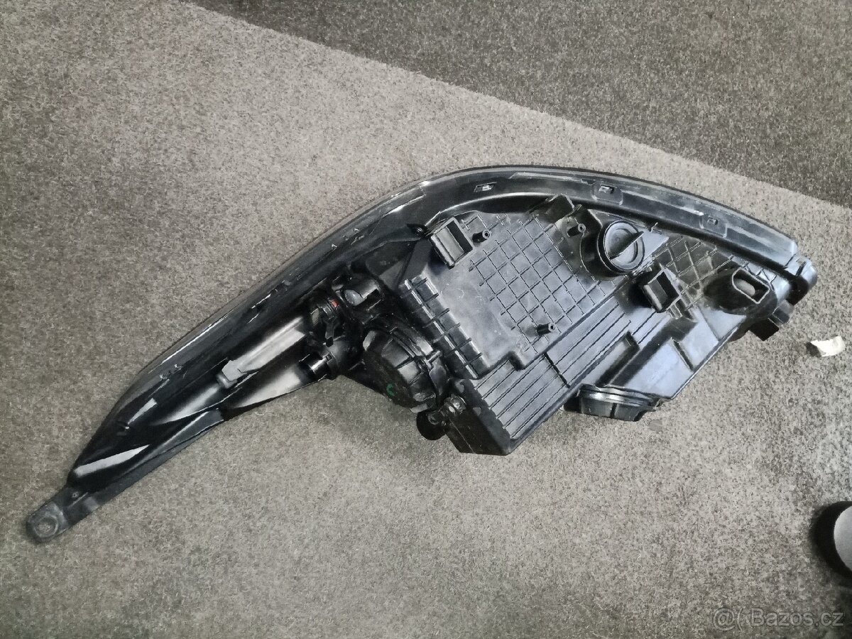 Prave přední světlo kia ceed JD - 3