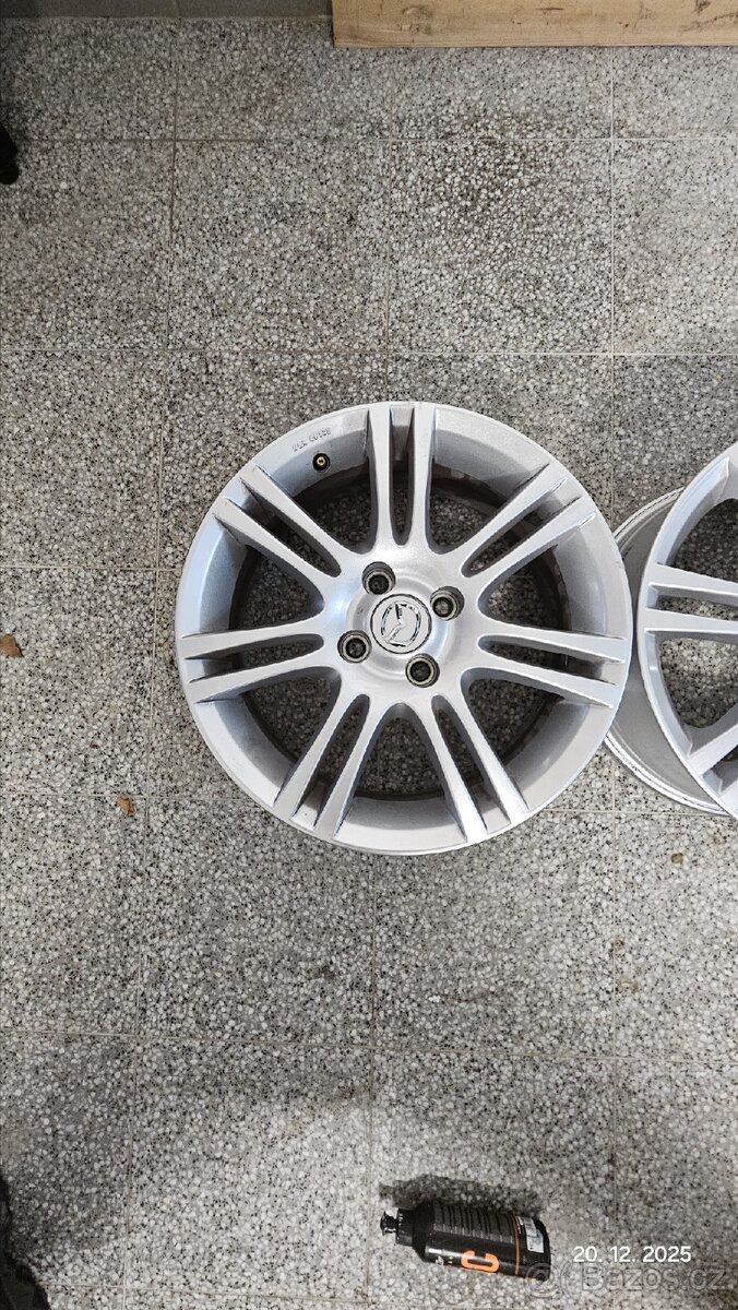 Aku kola 4x100 R16 - 3