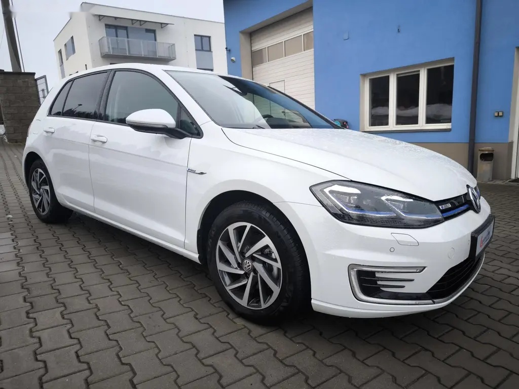 Volkswagen e-Golf - 3