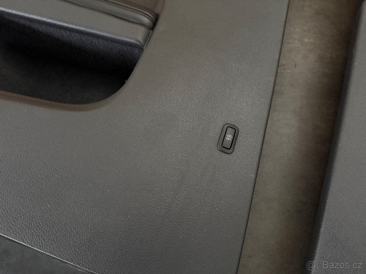 Golf 6 tapec zadních dveří 3 dveřová varianta - 3