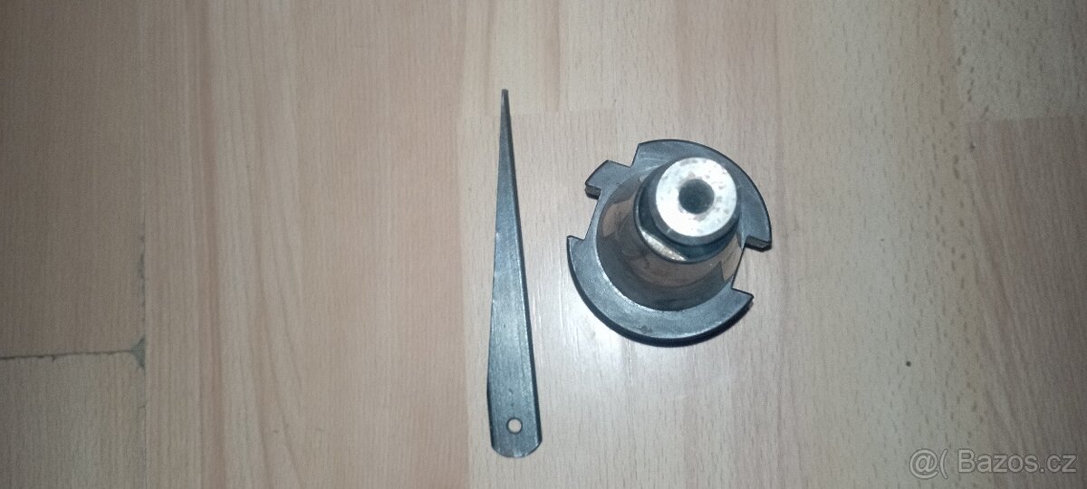 Frézovací trn ISO + Vyrážecí klín - 3