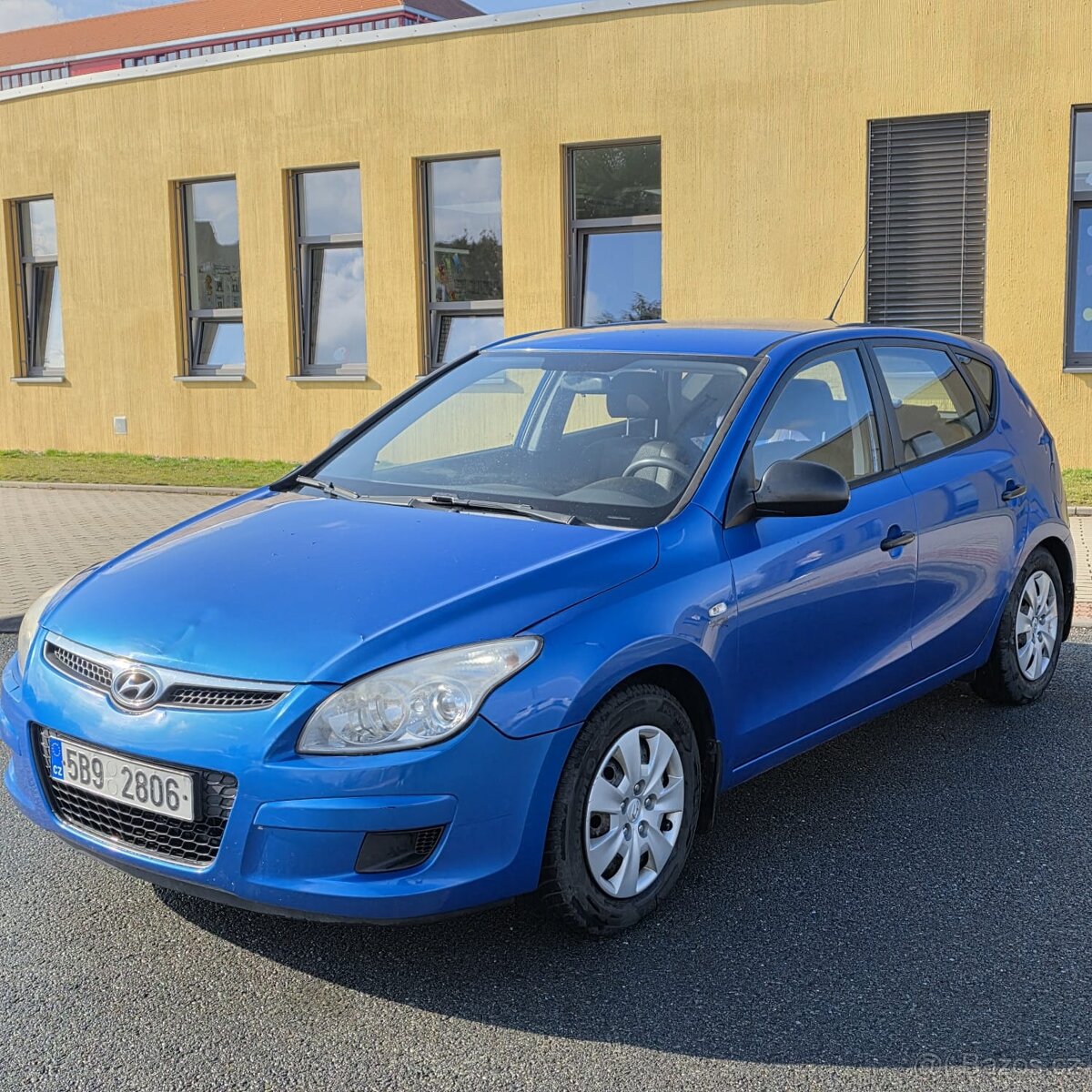 Hyundai I30 hatchback 1.4i r.v2008 - 3