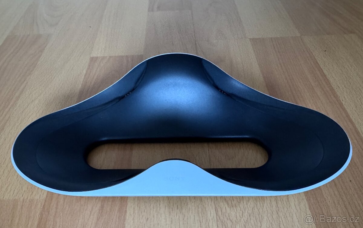 Playstation VR2 + PlayStation VR2 Sense controller charging - 3