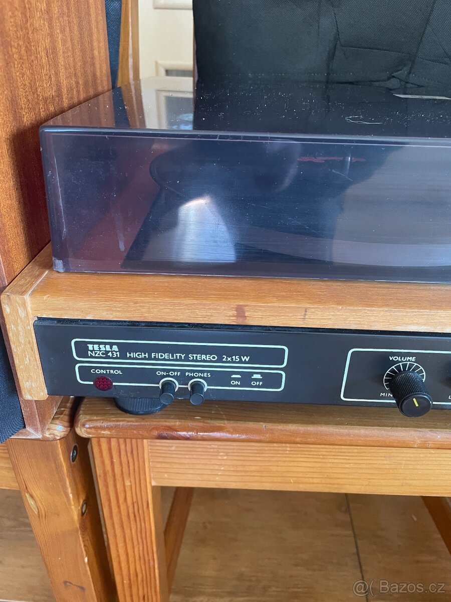 Gramofon NZC431 + třípásmové reprobedny Tesla 1PF06767. - 3