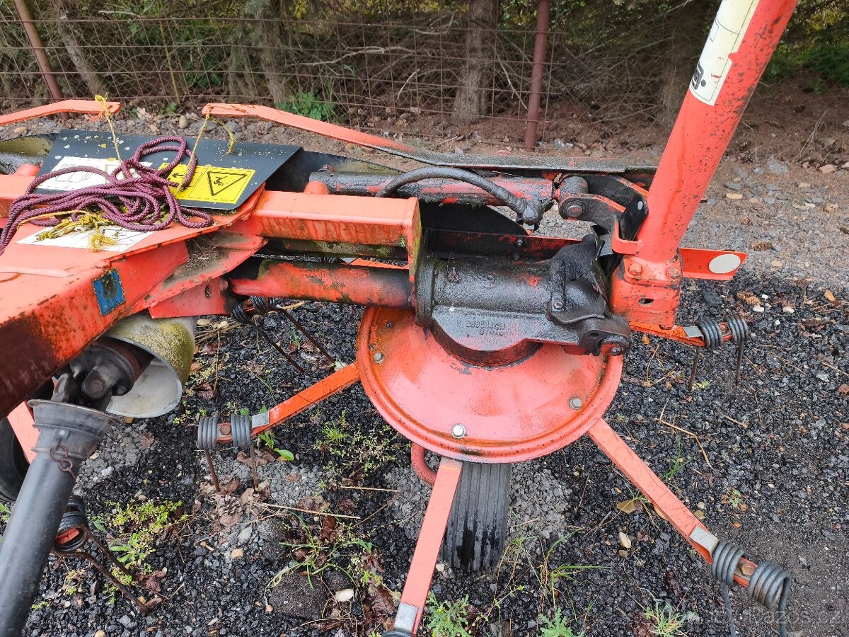 Obraceč Kuhn GF502 - 3