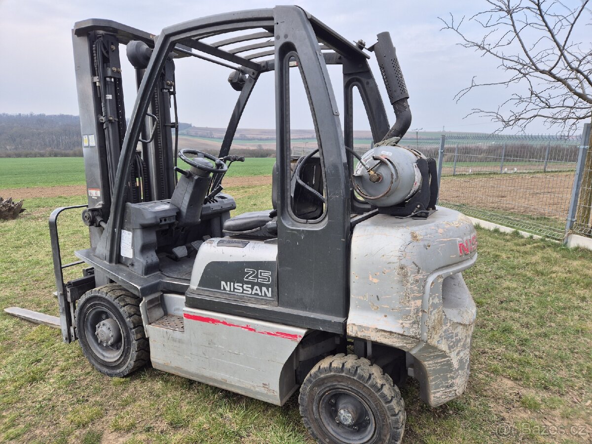 VZV Nissan 2,5t LPG zdvih 5m - 3