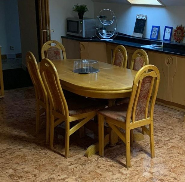 Rozkládací jídelní stůl + 6 židlí - 3