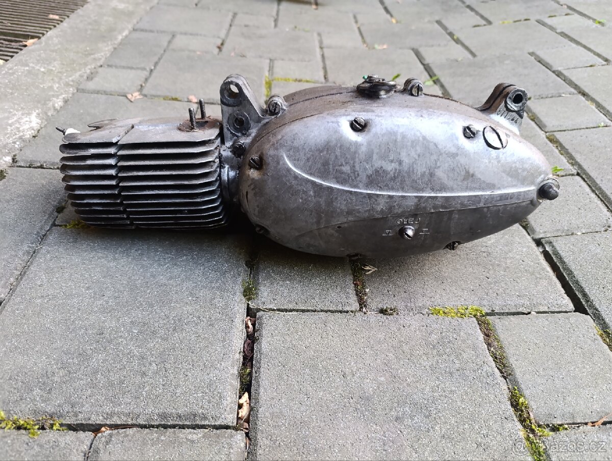 Motor jawa pionýr - 3