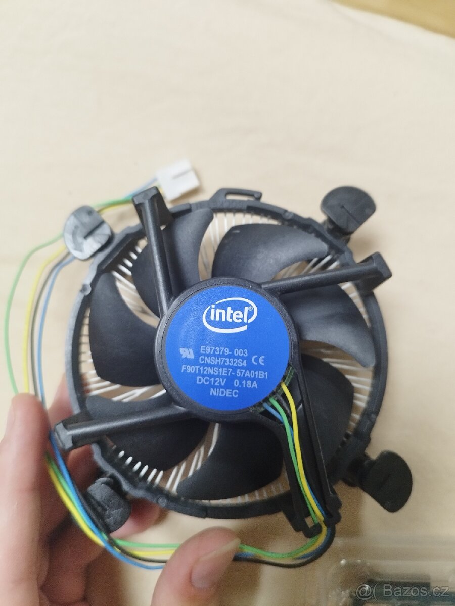 Procesor i3 8100 + chladič - 3
