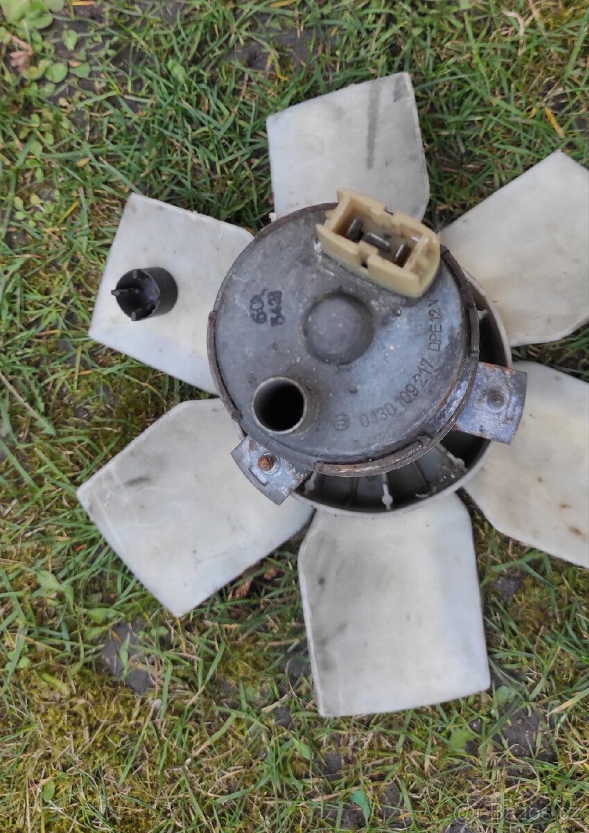 Audi 80 ventilator chladiče - 3