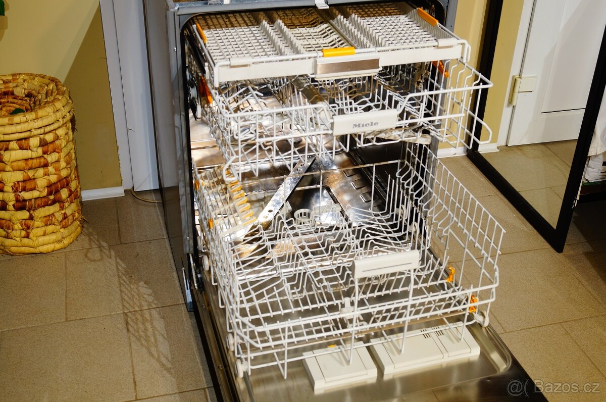 Miele vestavná myčka Miele G 6730 SCi, tři koše - 3