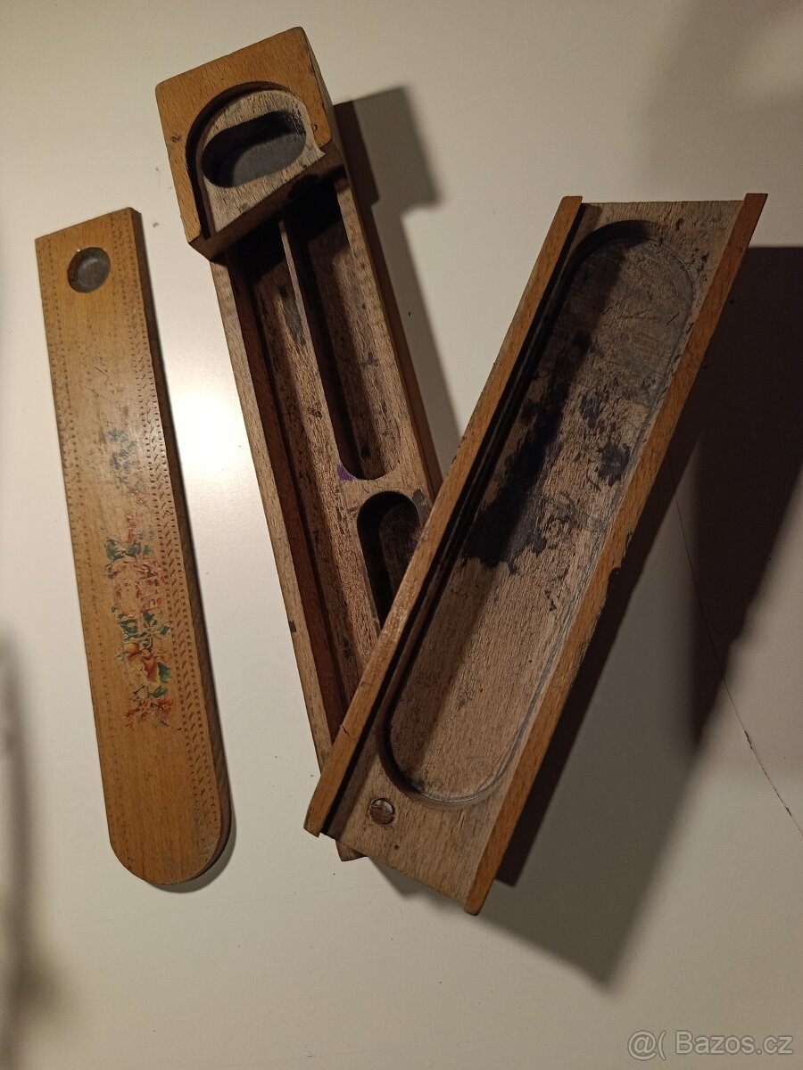 Dřevěný penál a kovové krabičky od doutníků - 3
