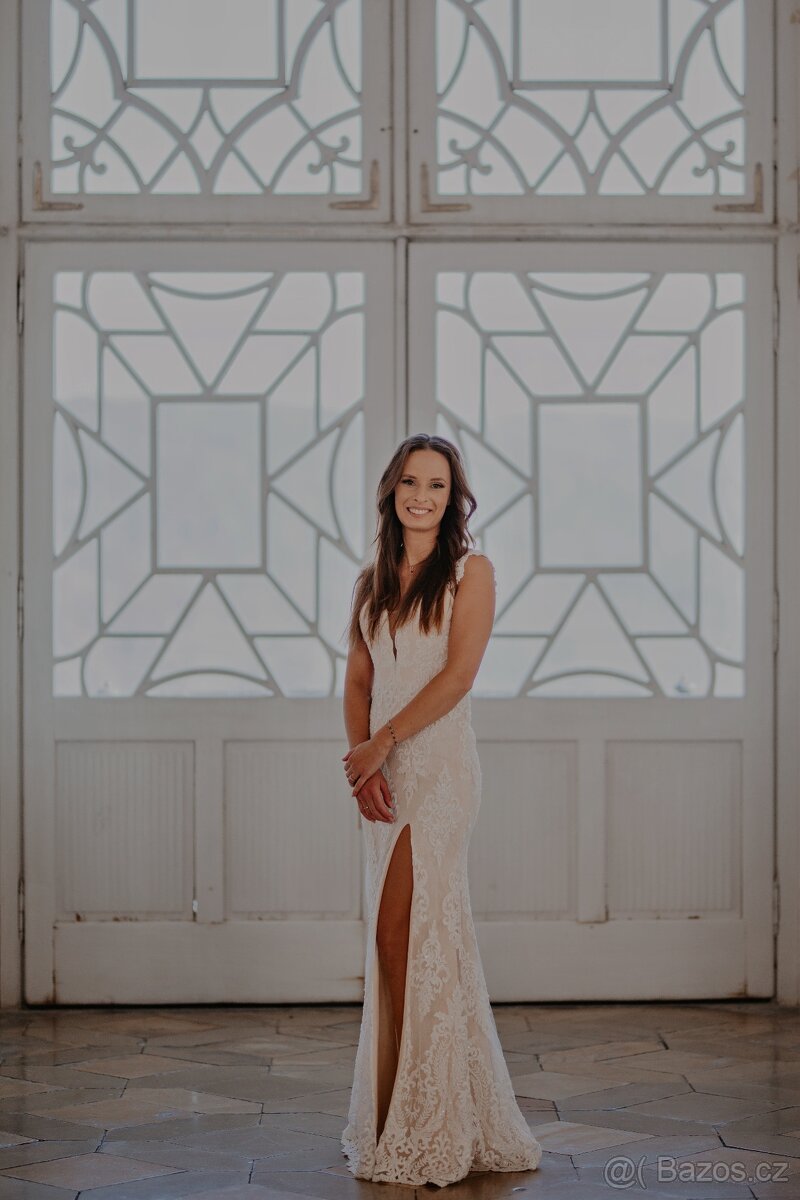 Svatební šaty s rozparkem - 3