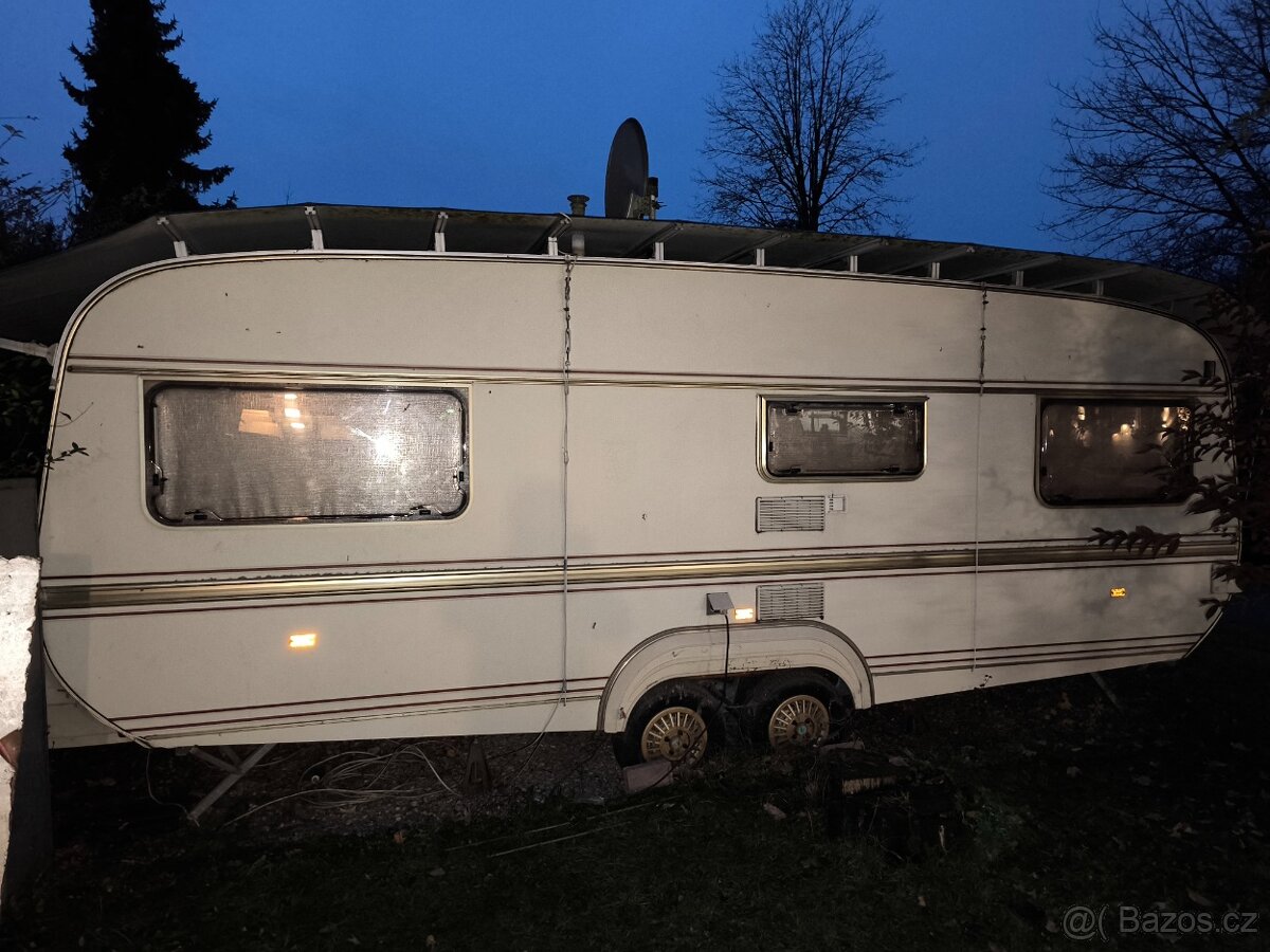 Karavan Tabbert 590 Nemecke doklady Beroun - 3