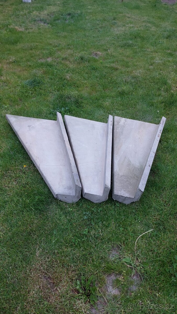 Betonové pravotočivé schody - 3