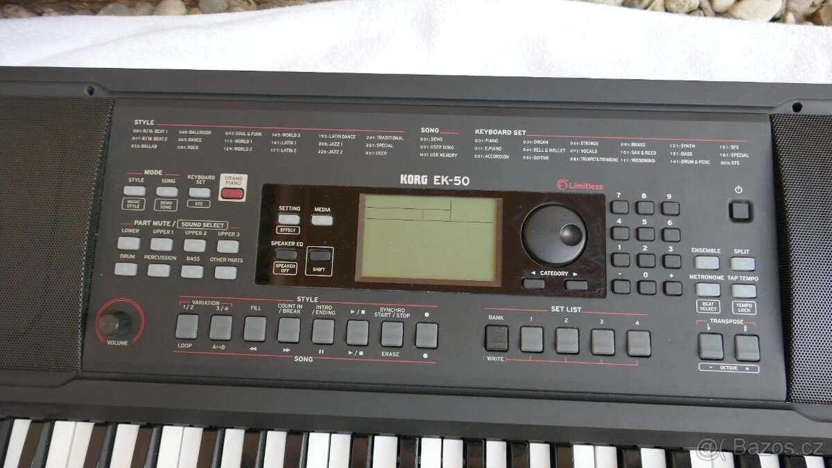 KLÁVESY KORG EK-50 Limitless - 3