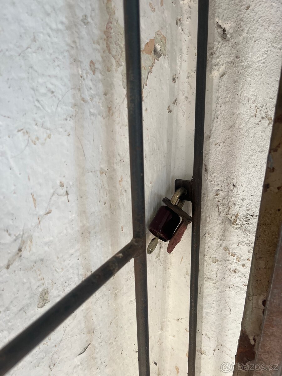 Kovová mříž na panty - 3