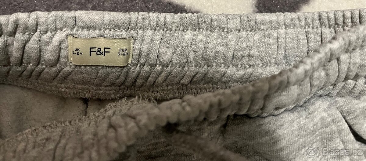 Šedé melír tepláky F&F vel. 110/116 - 3