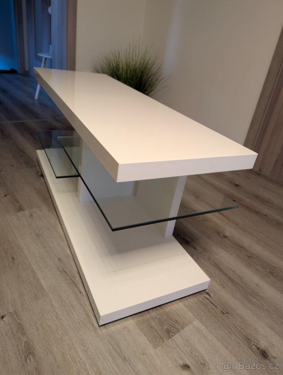 Televizní stolek - 3