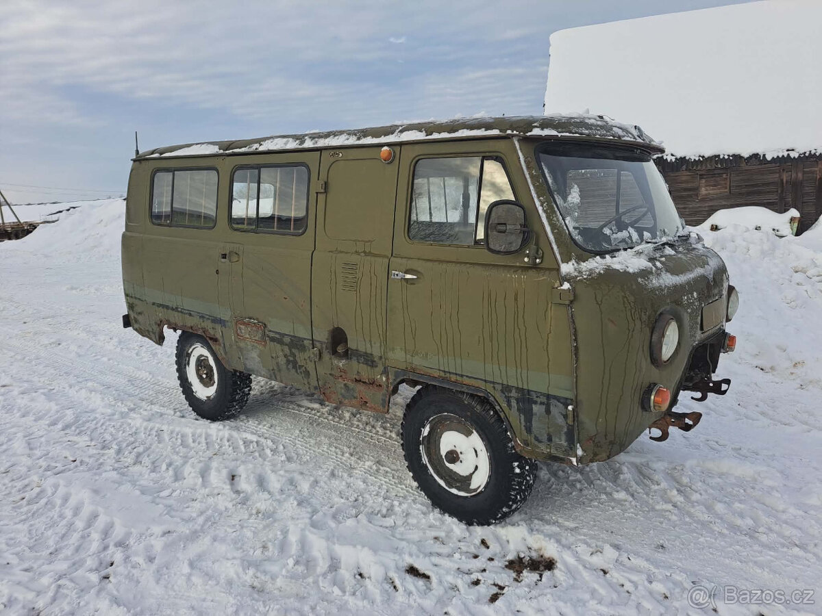 UAZ 452 - 3