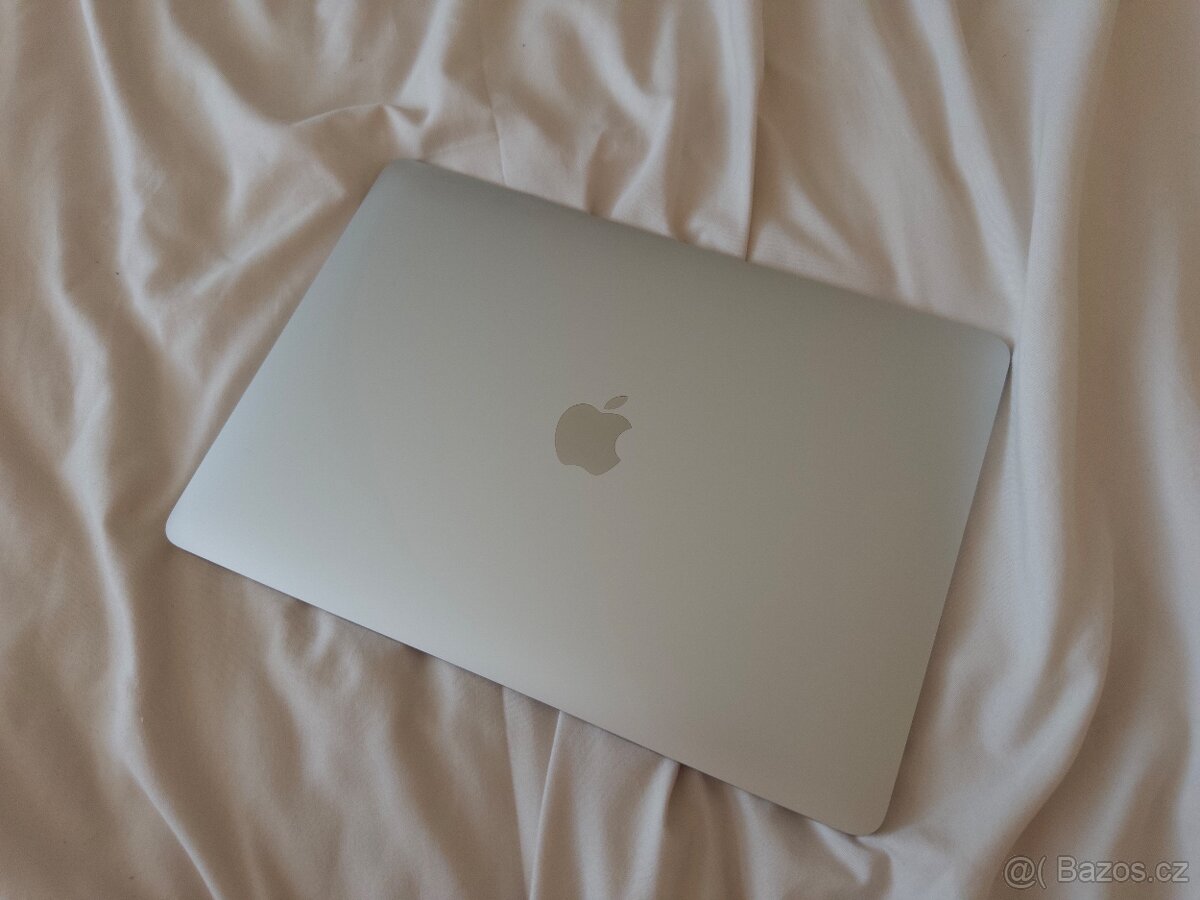 Apple MacBook Air M1 8/256 GB - 3