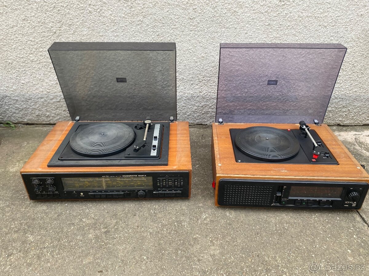 Staré radia s gramofonem - 3