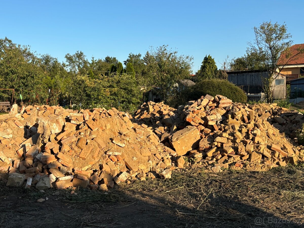 Hliněné cihly s cejchy / pálené cihly - 3