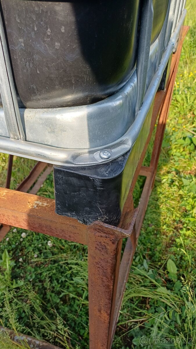 IBC nádrž 600 l s podstavcem - 3
