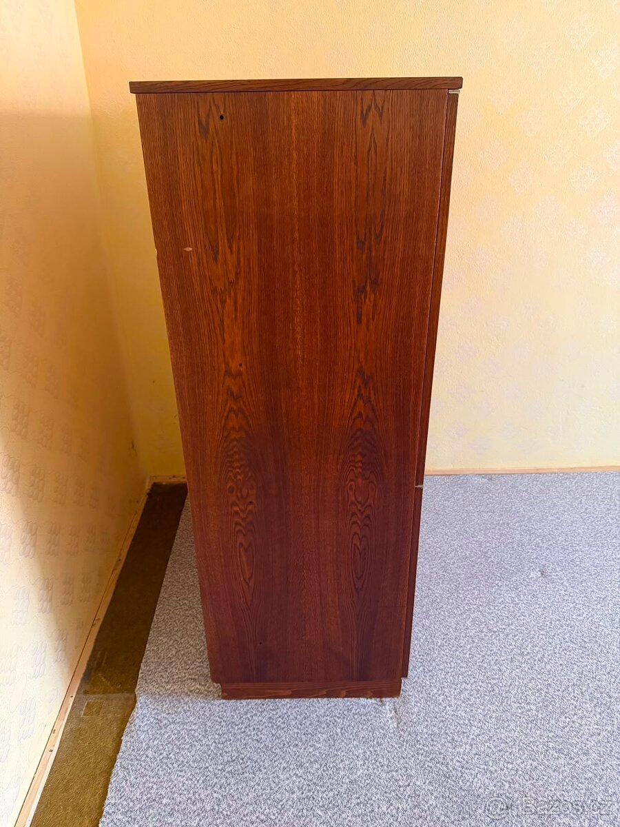 Retro dřevéná skříň - 3