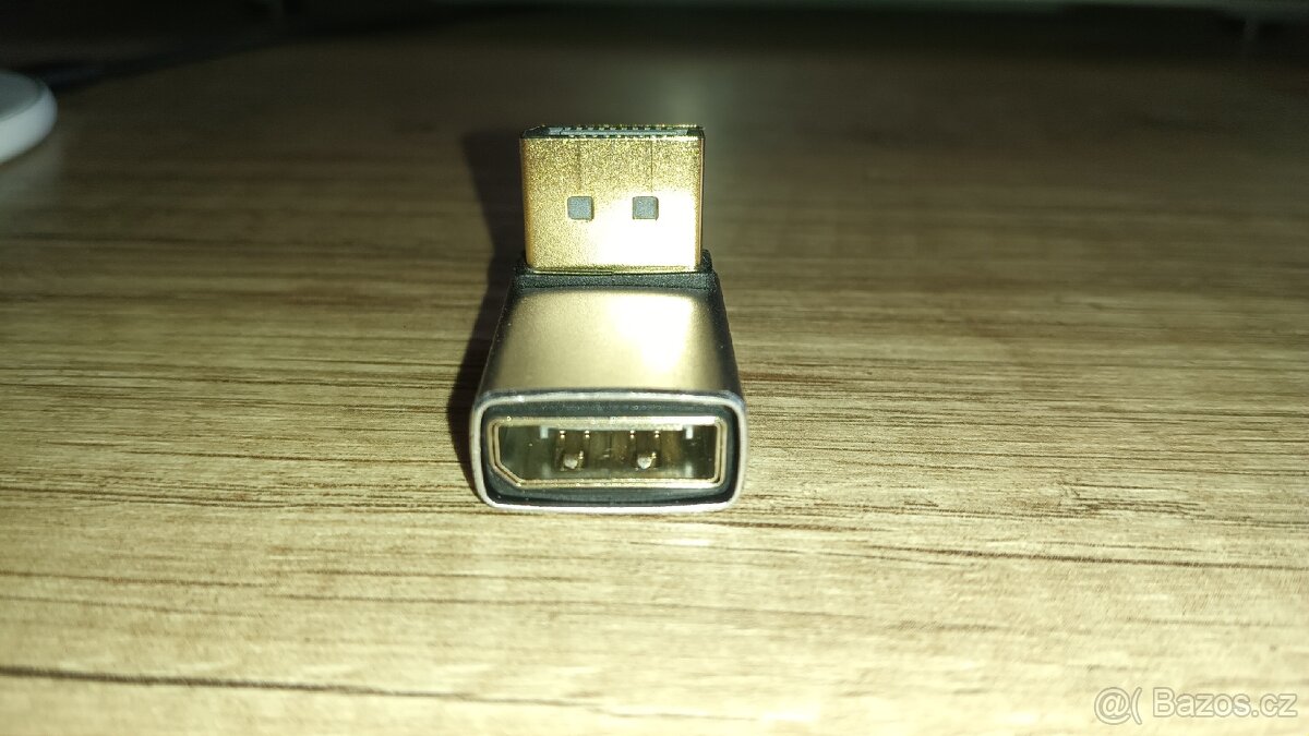 Display Port adaptér 90° - 3