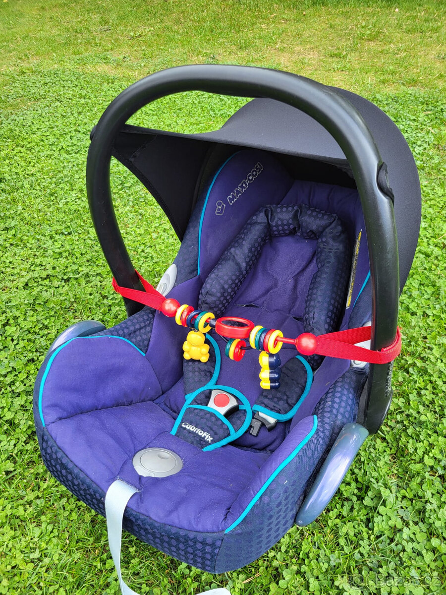 Autosedačka Maxi-Cosi CabrioFix s isofixem a příslušenstvím - 3