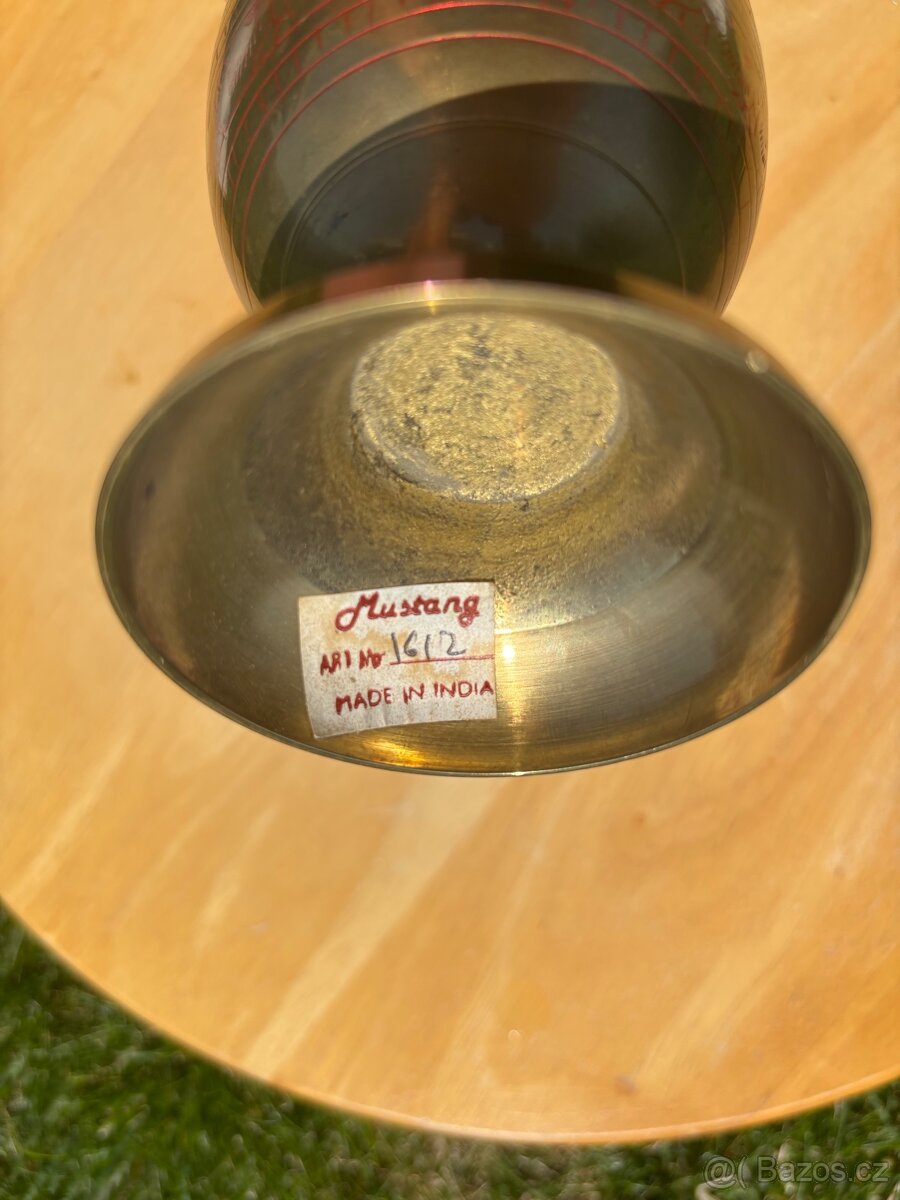 Mosazné dekorativní vázy a popelník – Indie, ruční rytí - 3