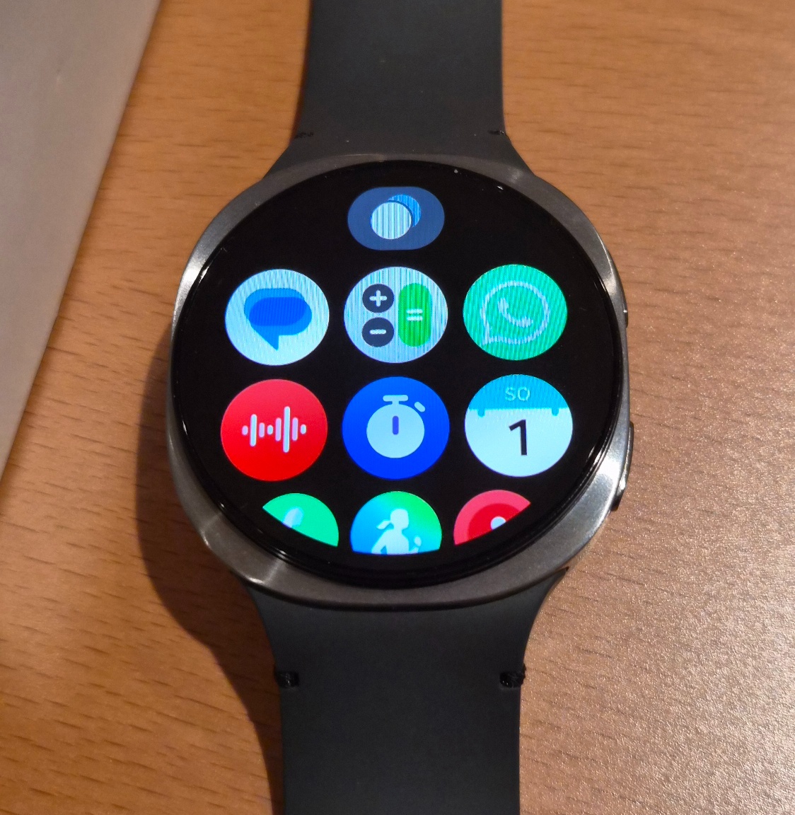 Samsung Galaxy Watch8 44LTE + řemínek - 3