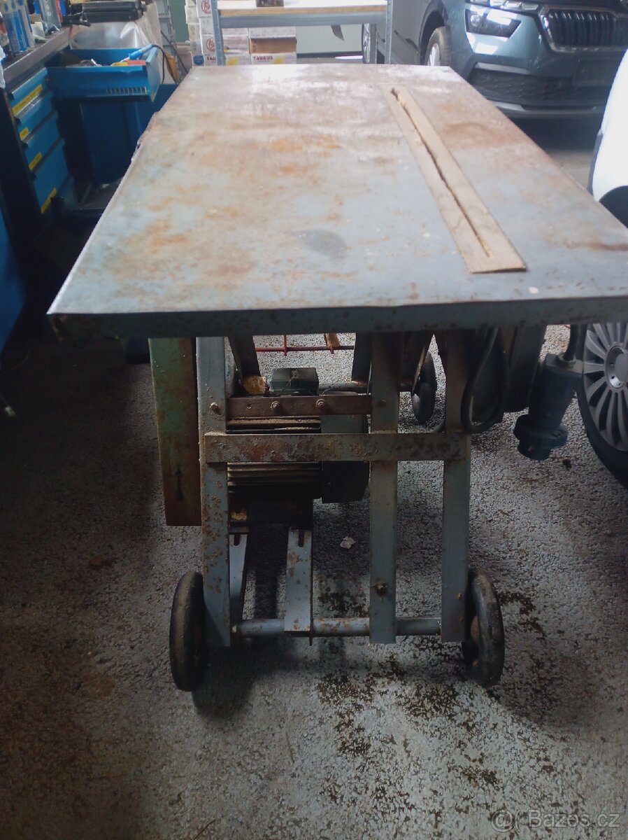 Tovární kolébková pila (cirkulárka) Hop 66 - 3