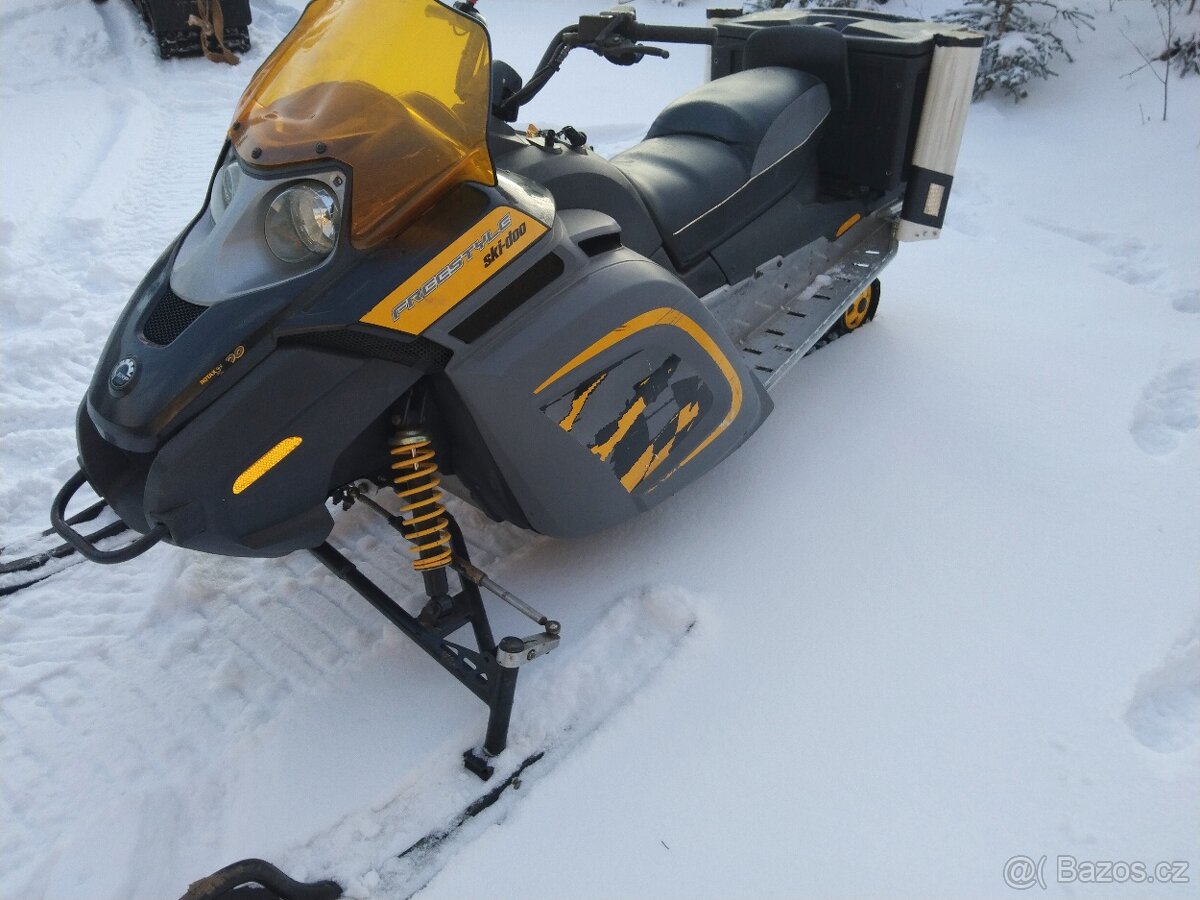 Prodám sněžný skútr SKI-DOO - 3