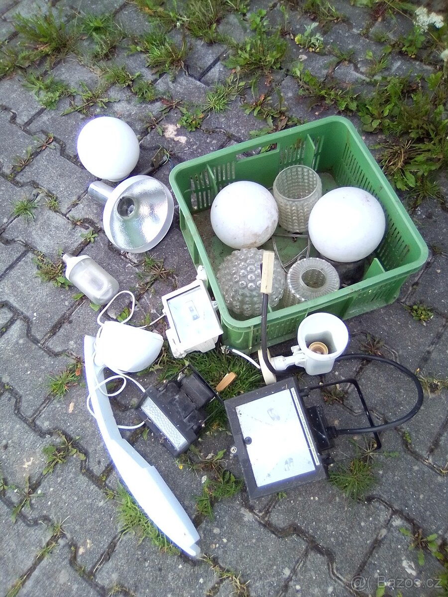 elektro zásuvky světla vypínače starší použití - 3