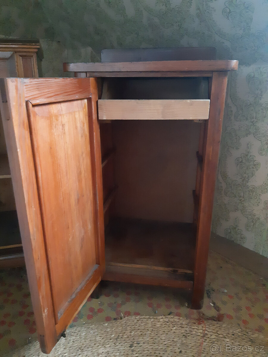 Starožiitná skříňka - 3