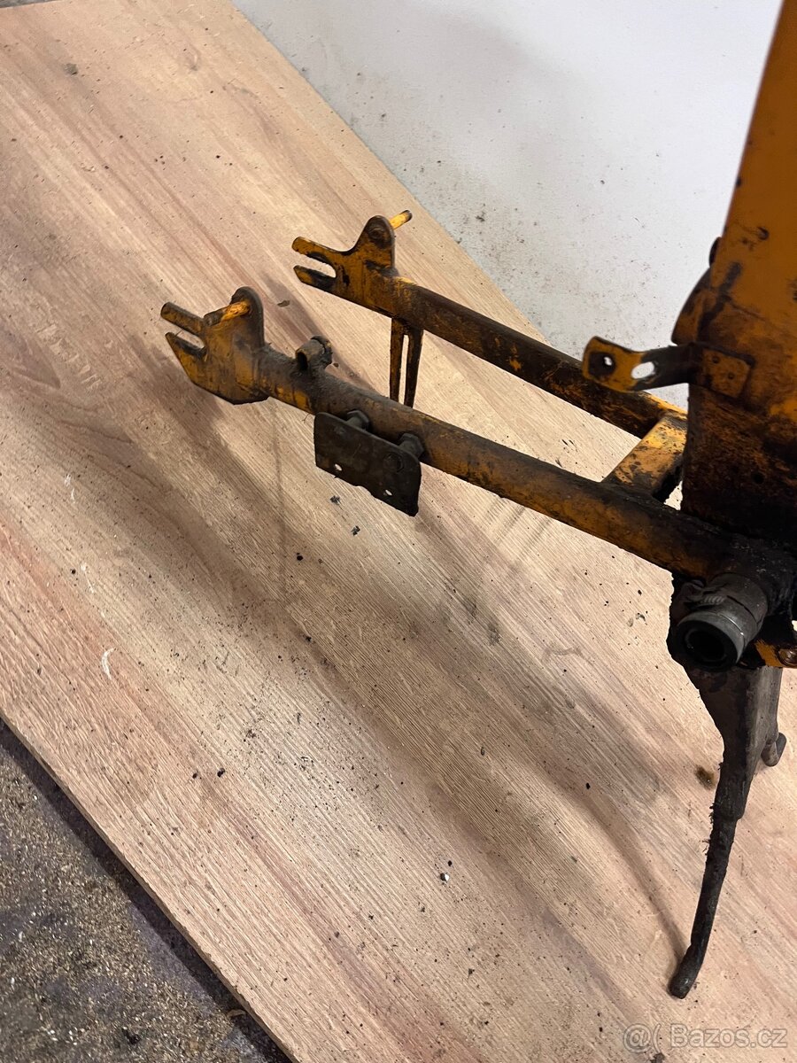 Babetta 207 rám s vidlici a. Se stojánkem - 3