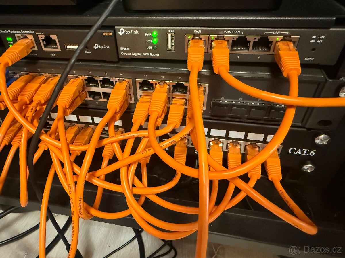 TP-Link Omada síť – router, PoE switch, controller + 4× AP ( - 3