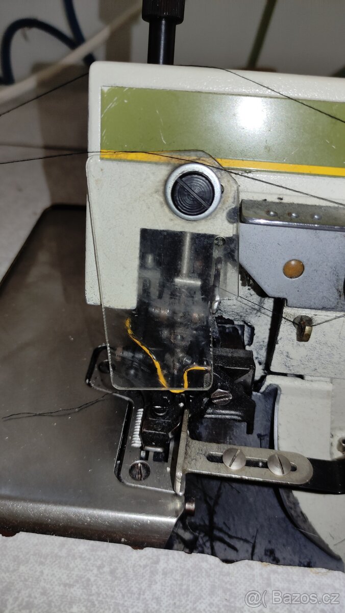 Průmyslový třínitný overlock RIMOLDI C27 - 3