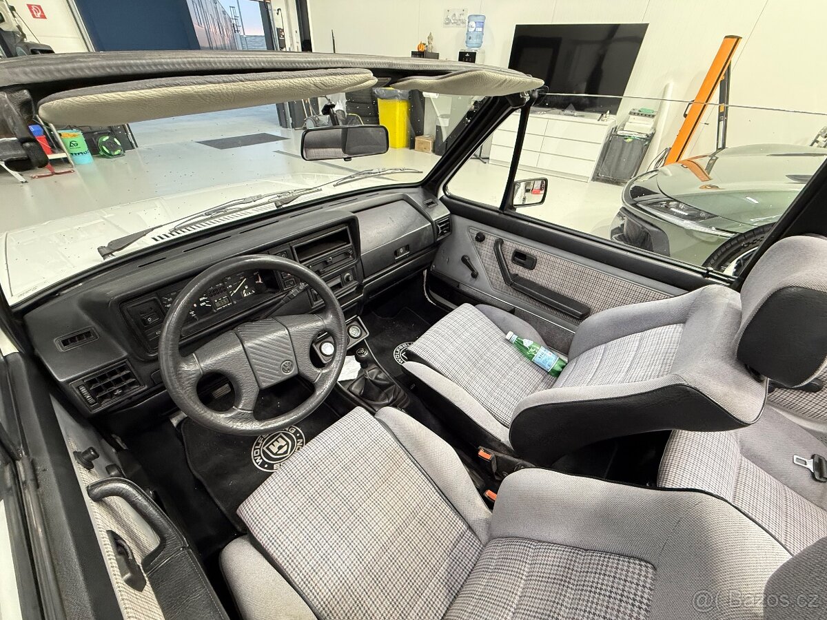 Volkswagen Golf mk1 Cabrio - 3