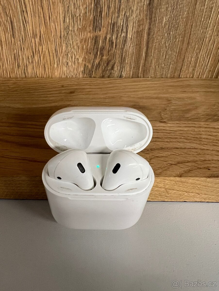 Airpods sluchátka 1. generace - 3
