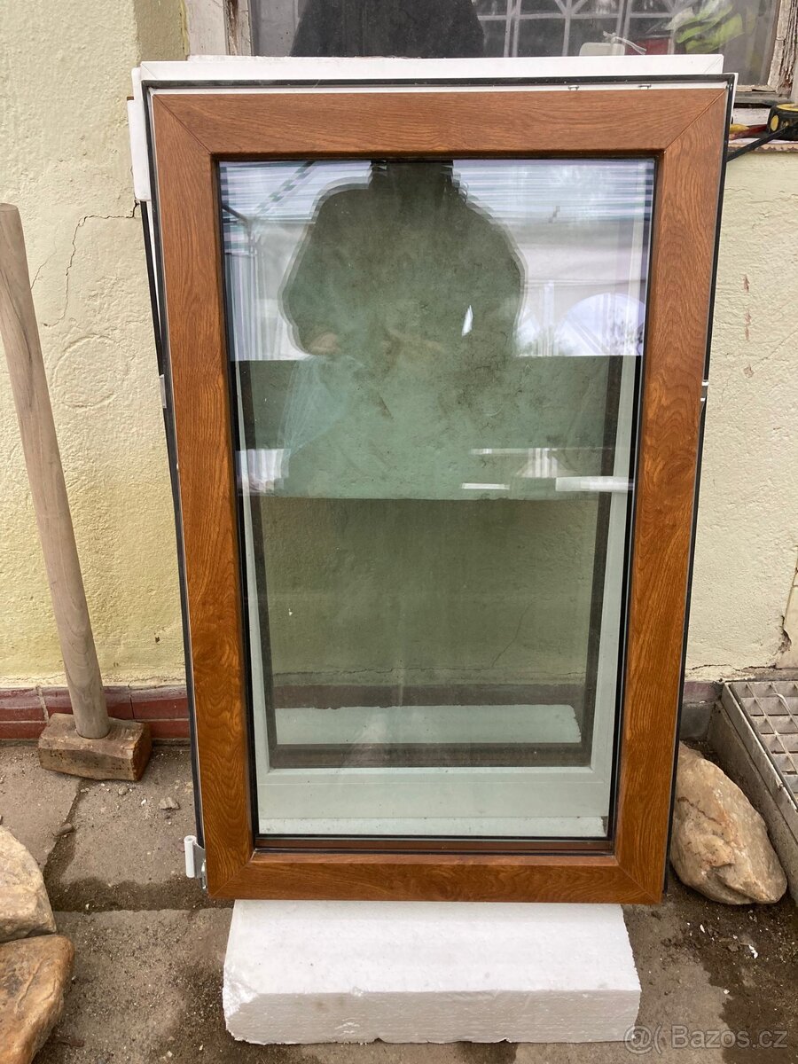 Plastové okno zlatý dub starší - 3