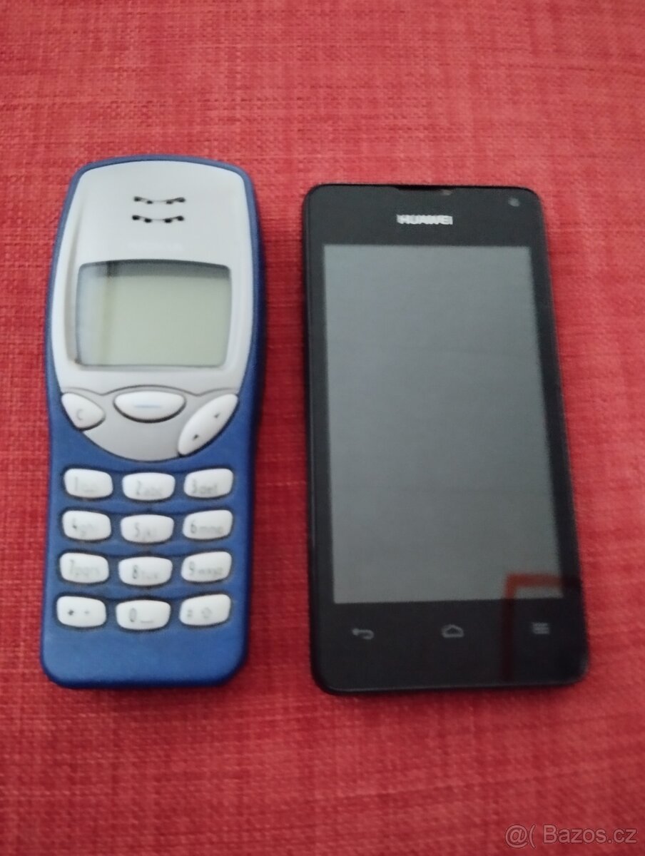 PRODÁM TYTO STARŠÍ MOBILY+RŮZNÉ KABELY - 3