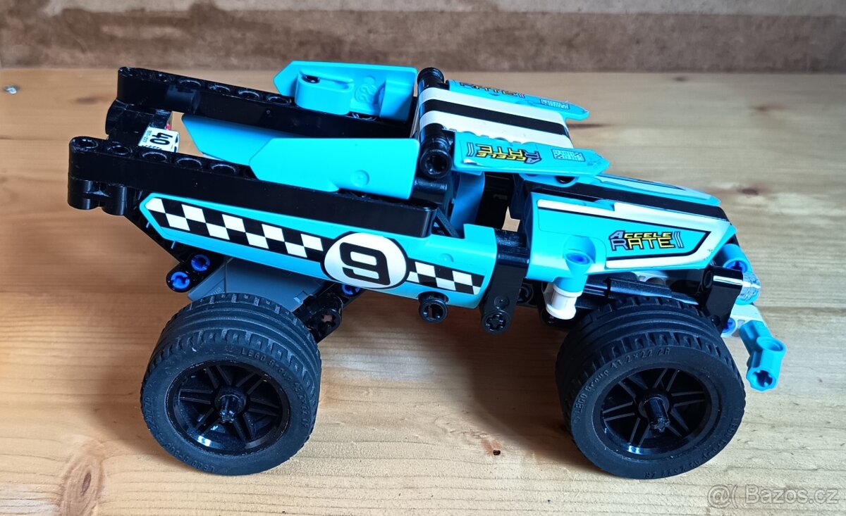 Lego technic náklaďák pro kaskadéry - 3